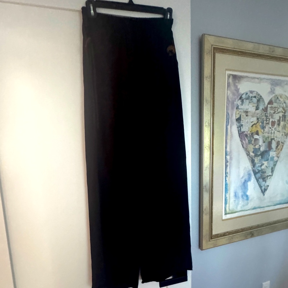 Beachy  Black Women's Pants.  Cotton /elastic waist /beachy .